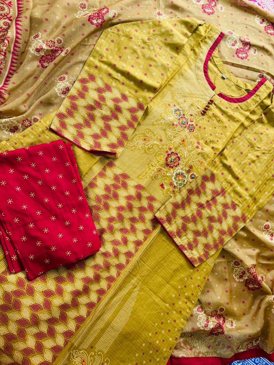 Olive Elegance – Aarong Inspired Stitched Three Piece