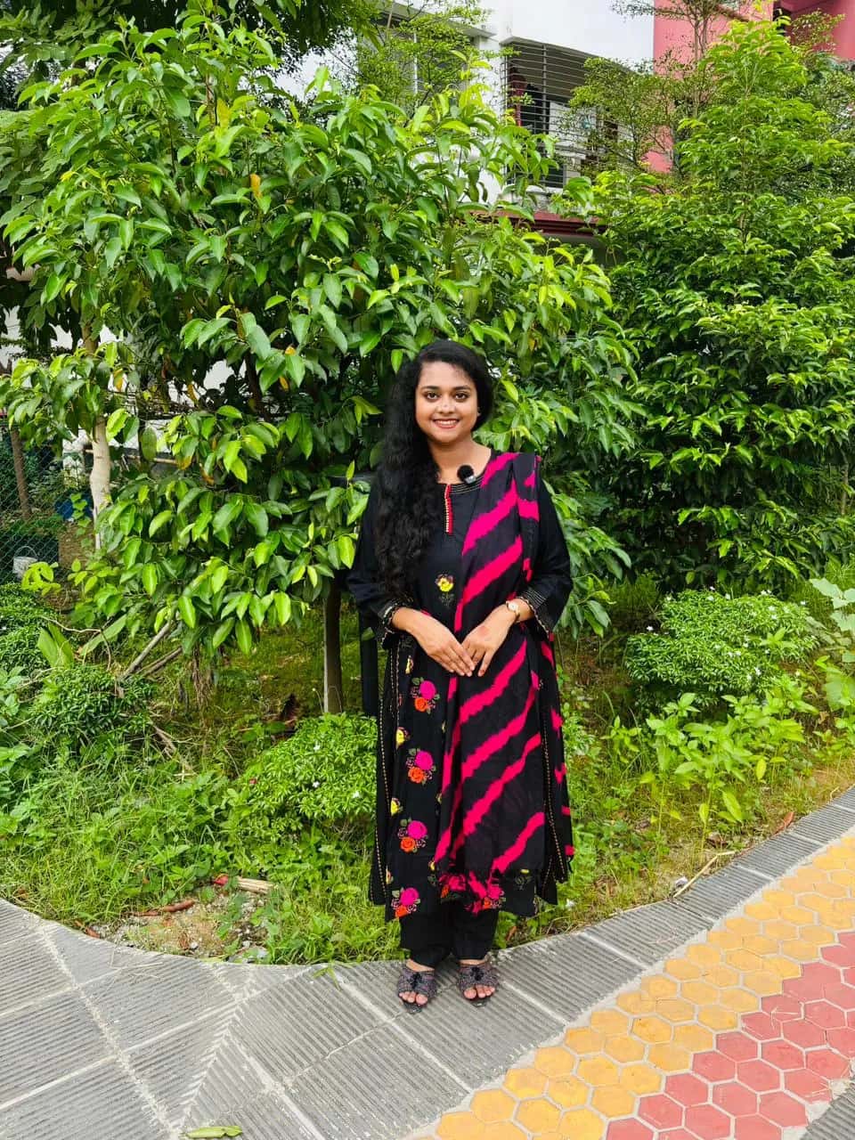 আড়ং ইন্সপায়ারড হ্যান্ডওয়ার্ক টাই-ডাই ওড়না থ্রি পিস