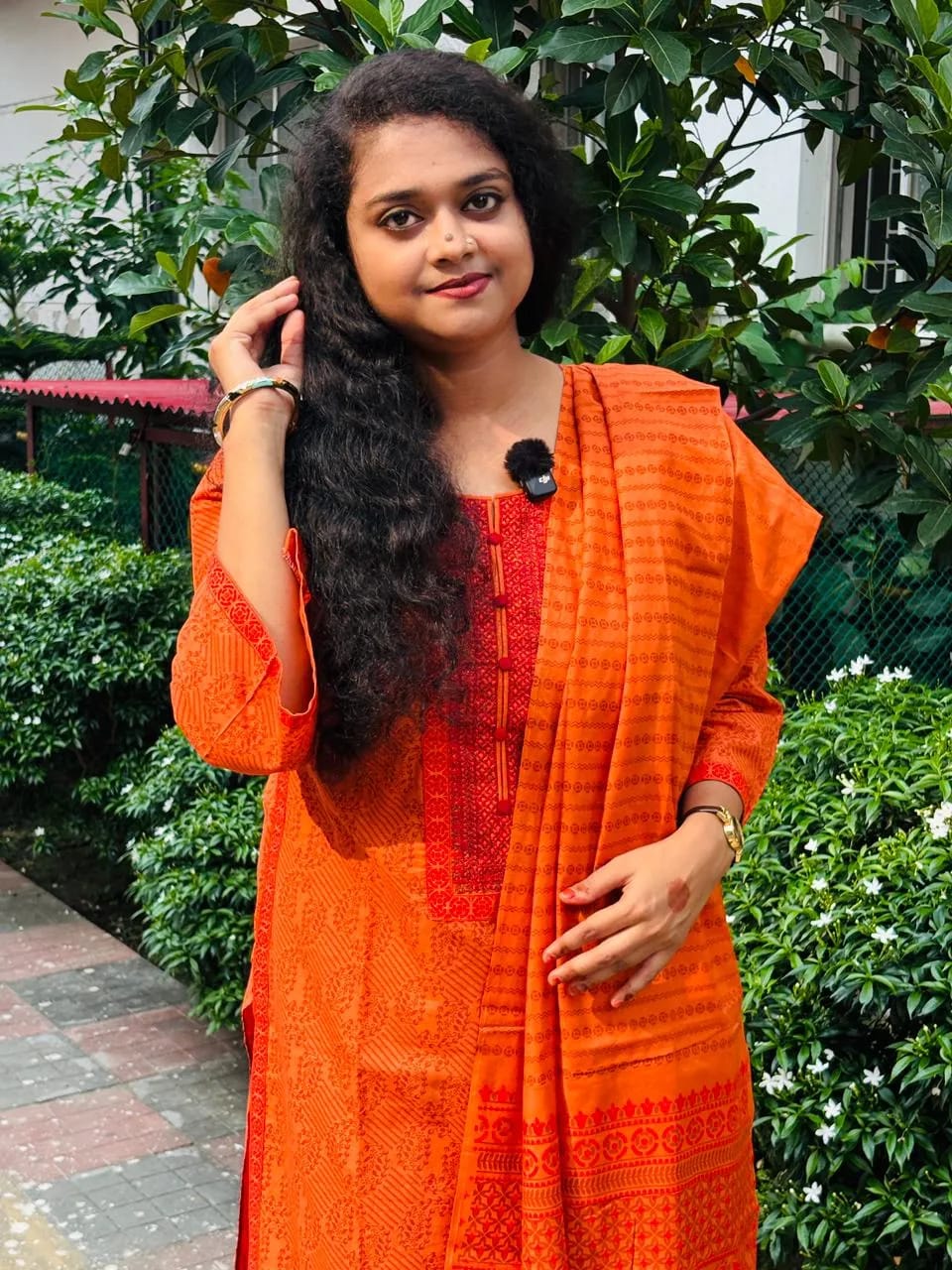 আড়ং ইন্সপায়ারড এমব্রয়ডারি কটন কামিজ